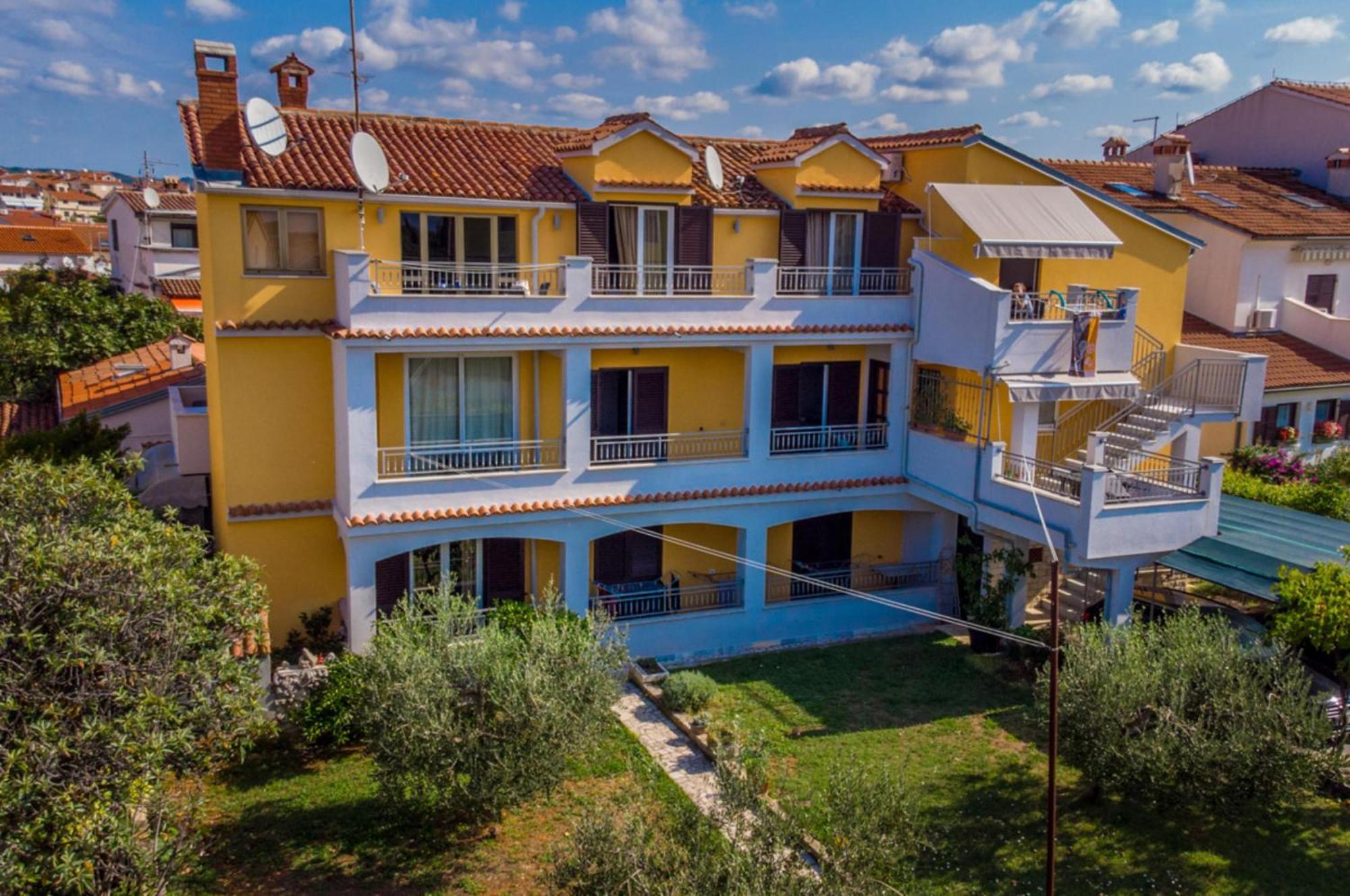 Apartments Malvina โรวีน ภายนอก รูปภาพ