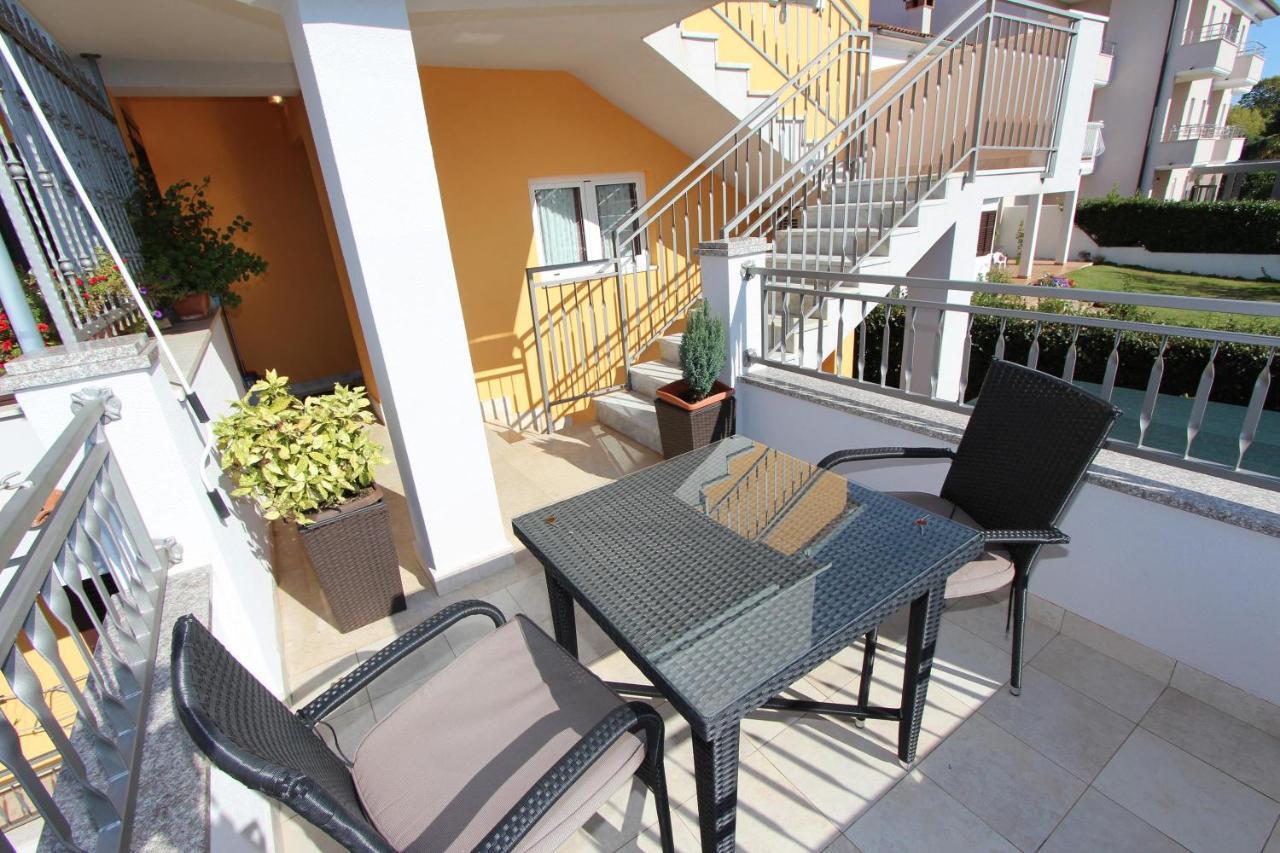 Apartments Malvina โรวีน ภายนอก รูปภาพ